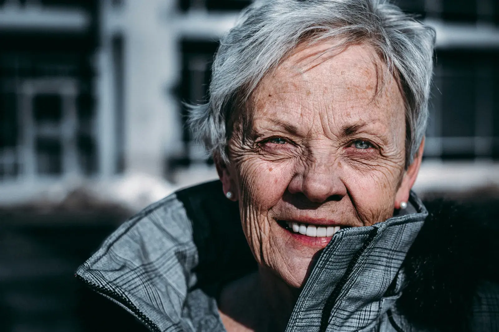 Empowering Seniors with Difficulty Typing: The Role of Speech to Text AI Transcription